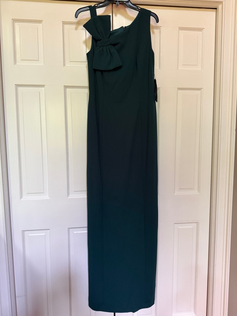 One-Shoulder Emerald Green Maxi Dress with Shoulder Bow